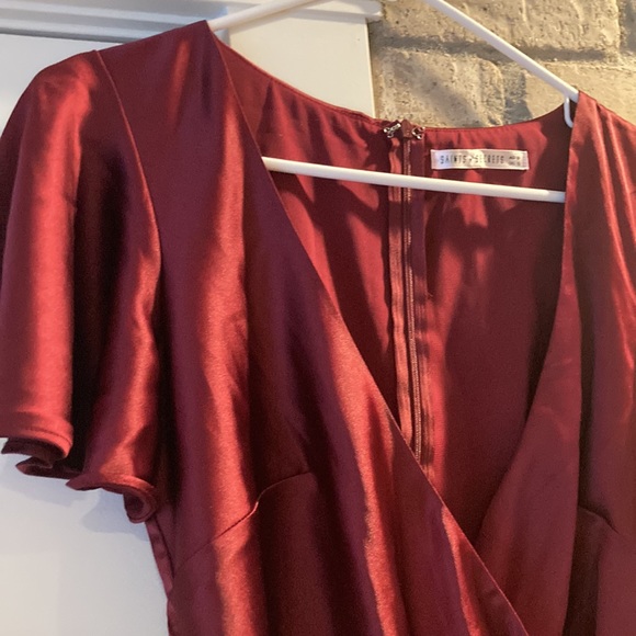 Maroon Saints + secrets ruffle sleeve party dress - Picture 7 of 7